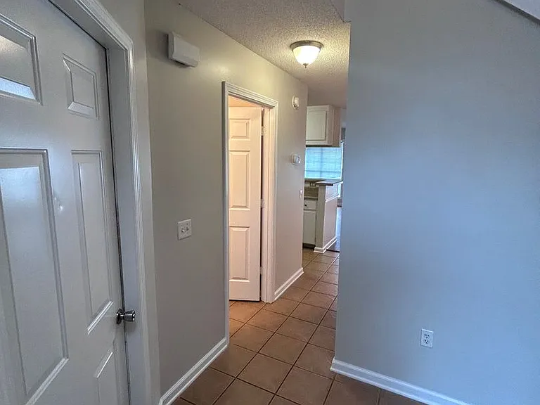 164 N Springview Dr — Photo 2