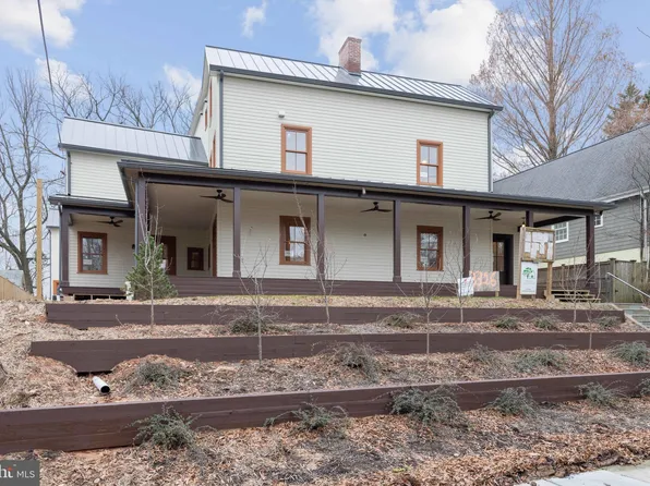 3326 Quesada St NW, Washington, DC 20015