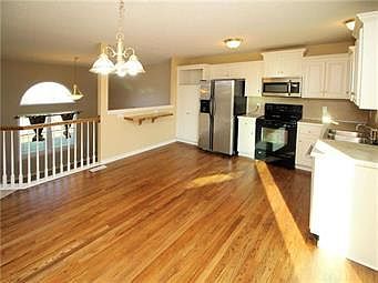 Sunny and Bright Kitchen