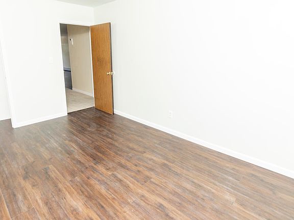 2nd image of 8821 Pontiac St Floor 2