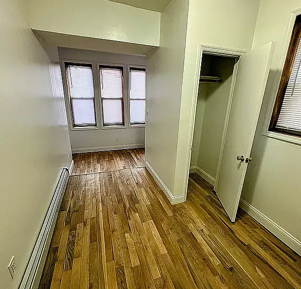 126 E 35th St #1F — Photo 6
