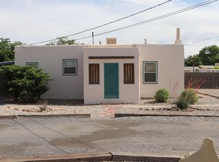 614 Candelaria Rd NW, Albuquerque, NM 87107