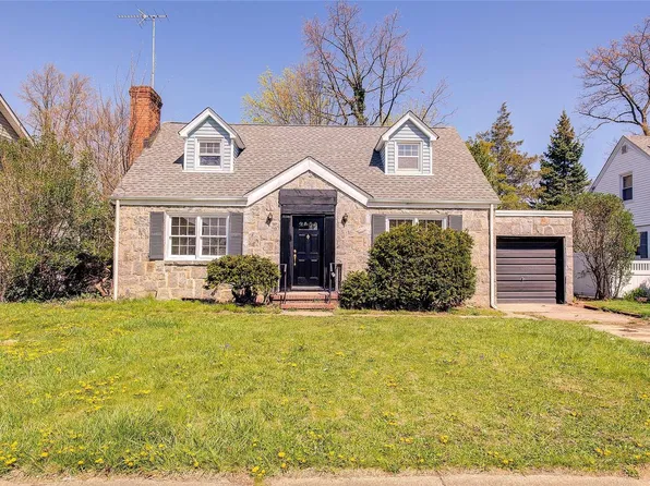19 Maple Drive, New Hyde Park, NY 11040