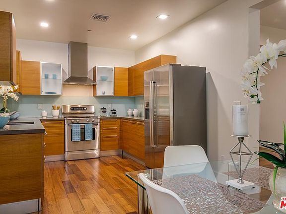 4th image of 1737 Colby Ave APT 202