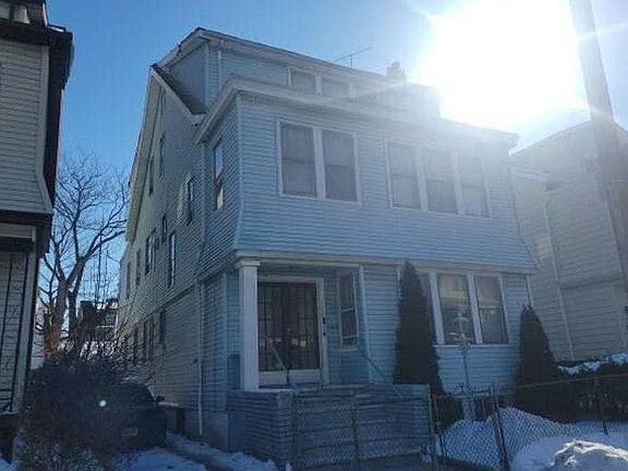2nd image of 558 S Clinton St