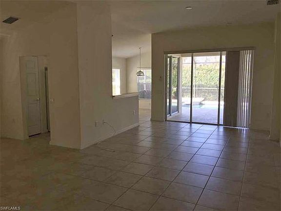 2nd image of 10082 Oakhurst Way