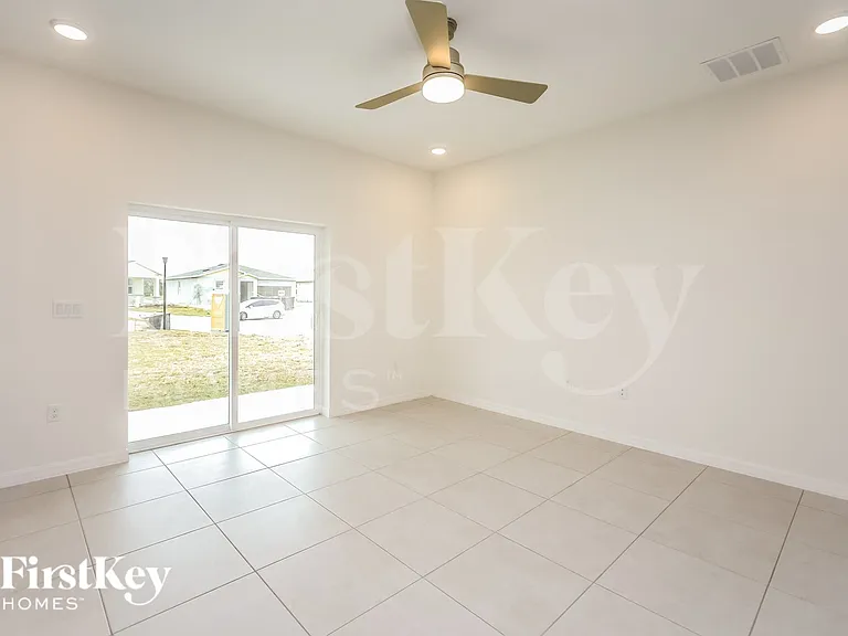 360 Corbel Ln — Photo 2
