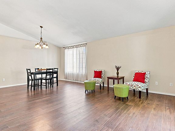 2nd image of 1923 Prune St