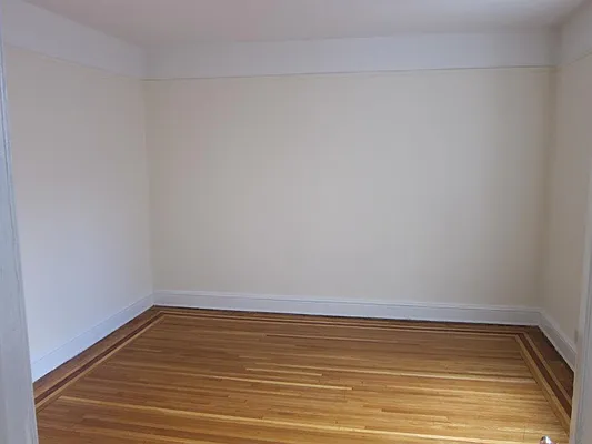 Rented by Realty 2000 Corp | media 6