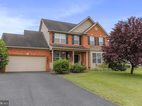 853 Shannon Dr N, Greencastle, PA 17225