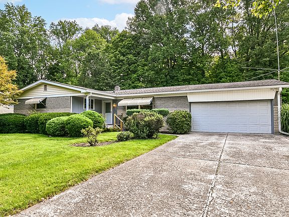 3rd image of 6329 Wood Knoll Ln