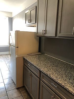 3rd image of 661 E 94th St #2