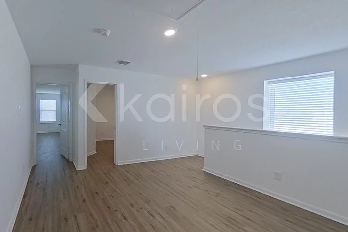 906 Shady Brk — Photo 8