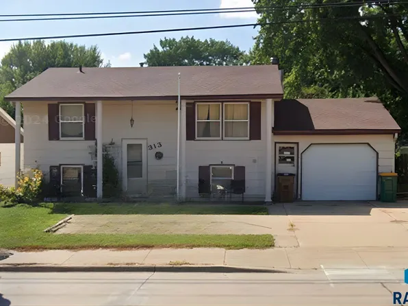 313 S Sycamore Ave, Sioux Falls, SD 57110