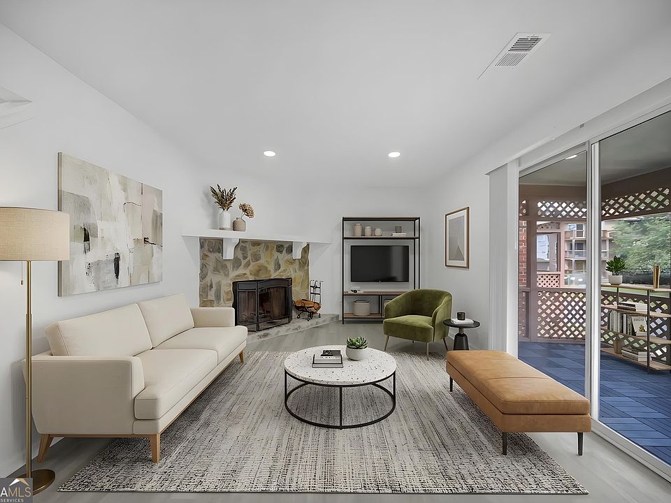 1st image of 330 Quail Run