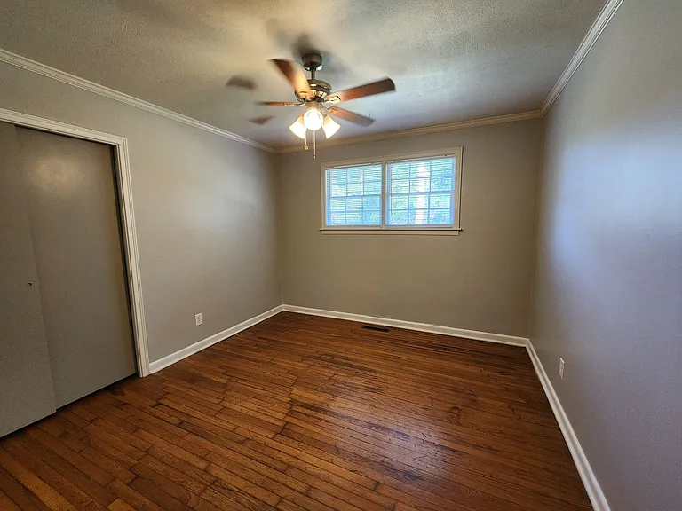 702 Pineridge Dr — Photo 8