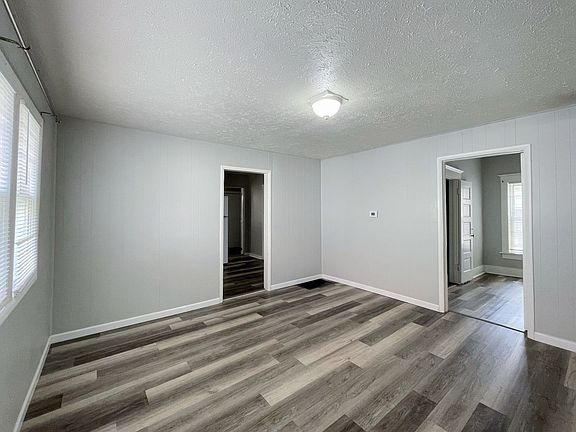 4th image of 627 E 5th Ave