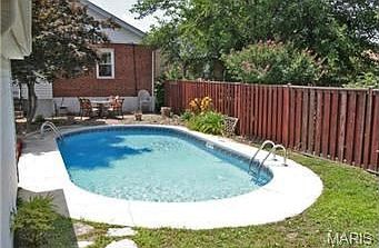 3rd image of 805 Alleghany Dr