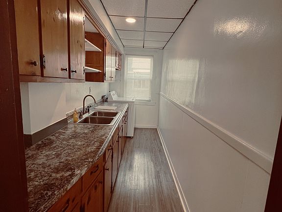 3rd image of 54 Lincoln St #1