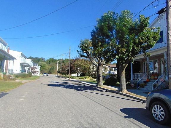 5th image of 111 N 6th St