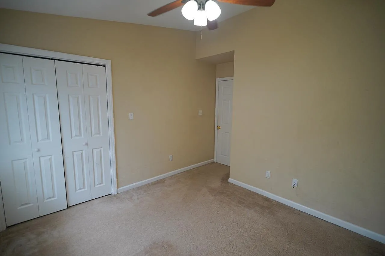 4 bed, 1500 sqft, $1,800 — Photo 2