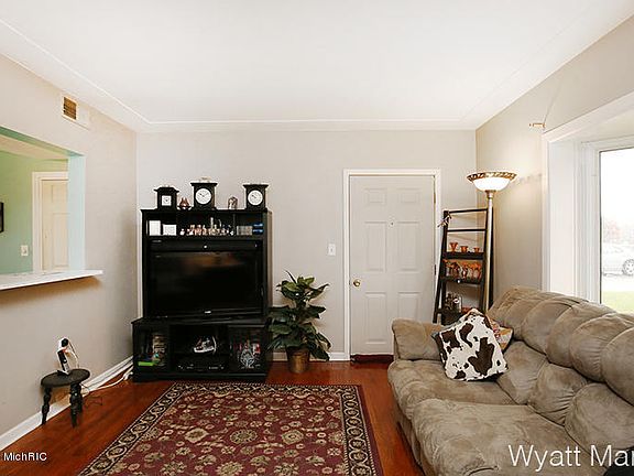 4th image of 7084 Clyde Park Ave SW