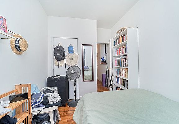 5th image of 132 W 109th St APT 4D