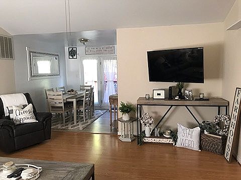 kitchen-French dr. to deck