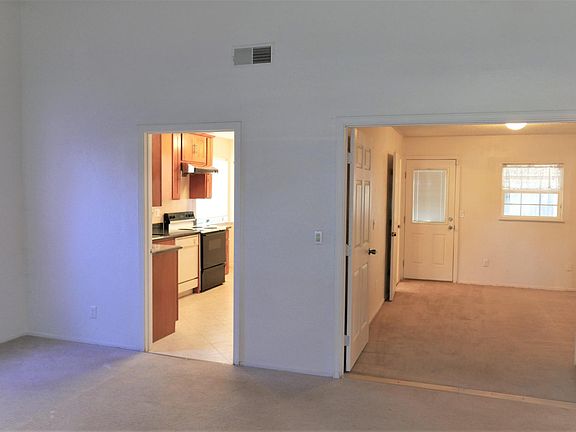 4th image of 518 Little River Way