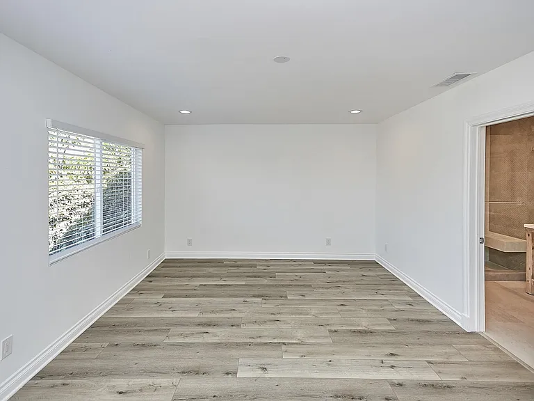 1603 Sargent Pl — Photo 14