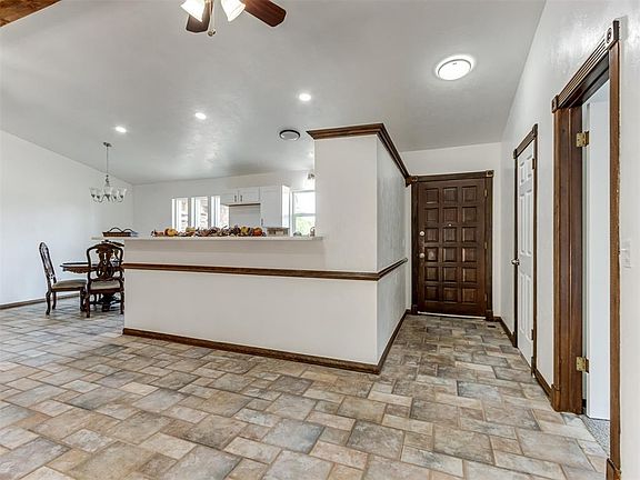 5th image of 6613 Edgebrook Rd