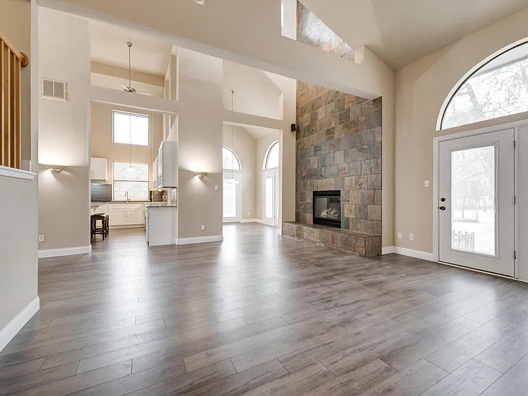 2420 Fawkes Ln — Photo 11