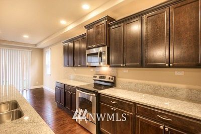 5th image of 603 Beachwood Court SW