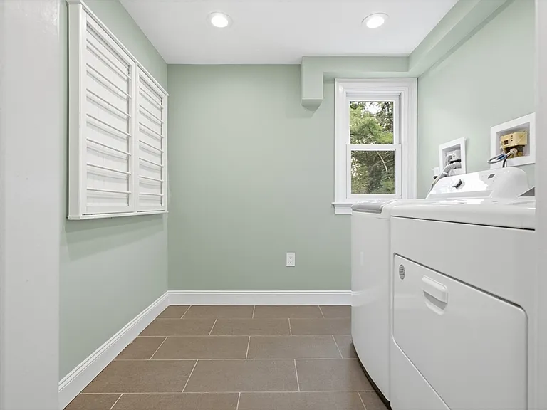 56 Arrowhead Rd — Photo 33