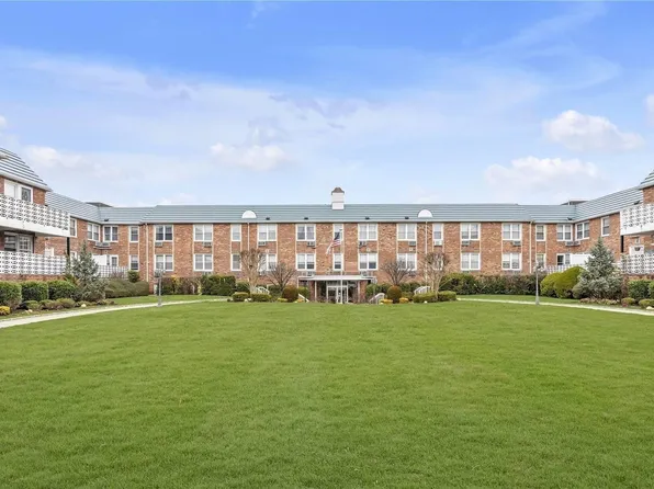 75 Noble Street #231, Lynbrook, NY 11563