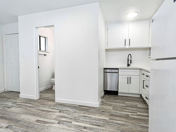 2nd image of 160 136th St S APT 3