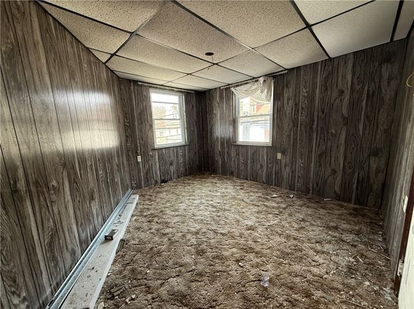 pittsburgh-pennsylvania-87992086 picture