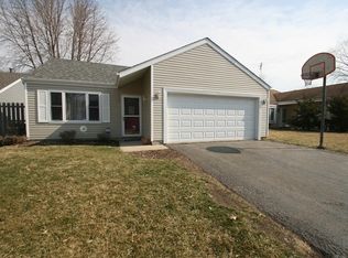 2301 Bluebell Ct, Aurora, IL 60506