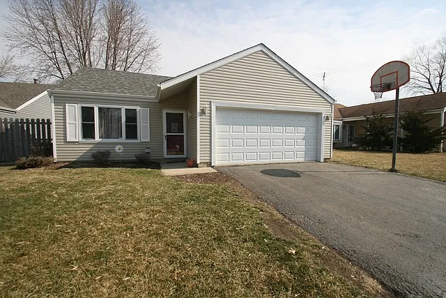 2301 Bluebell Ct photo 1