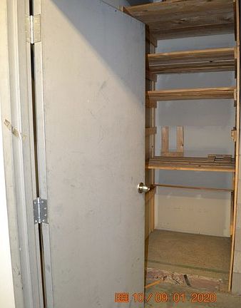 2nd image of 1901 Victoria Ave #606