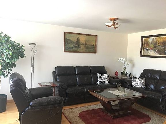 4th image of 308 Seaside Ave