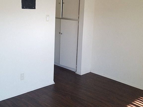 5th image of 13921 S Normandie Ave #123