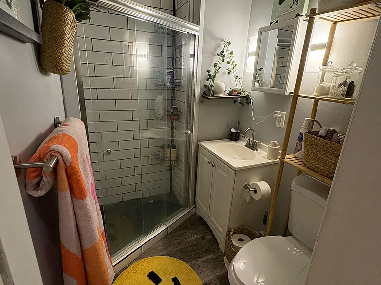 421 Foreland St #1 — Photo 13