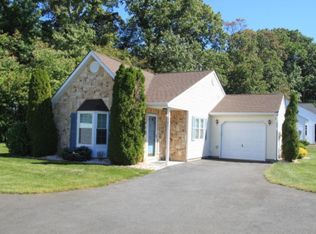 107 Farnworth Close, Freehold, NJ 07728