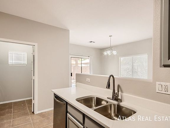 5th image of 805 E Drifter Pl