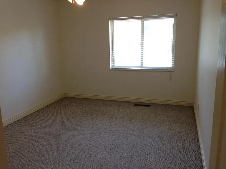 361 N 300 W #303 — Photo 7