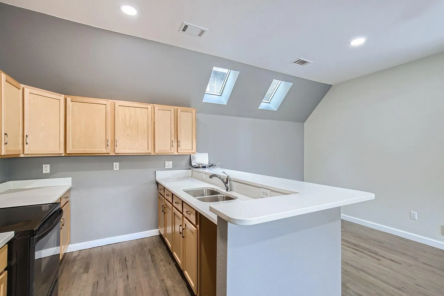 1 bed, 822 sqft, $2,150 — Photo 4