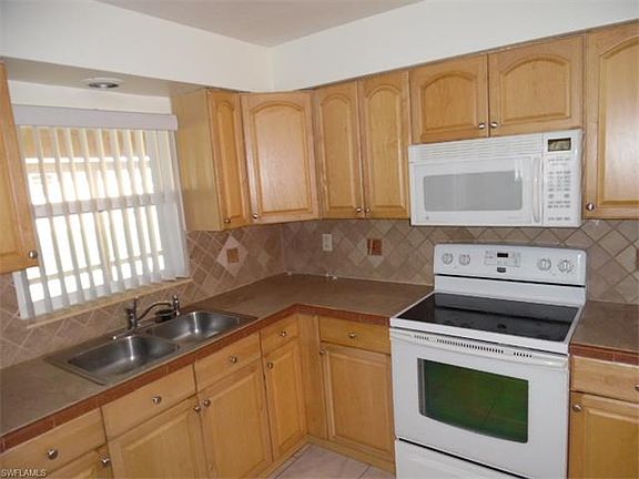 2nd image of 214 SW 47th Ter APT 2