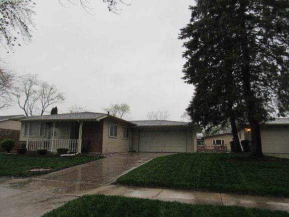 2nd image of 430 N Pleasant Dr