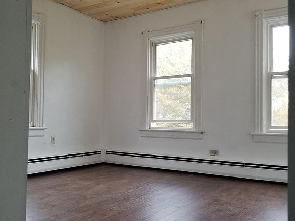 5th image of 22 Spring St #B